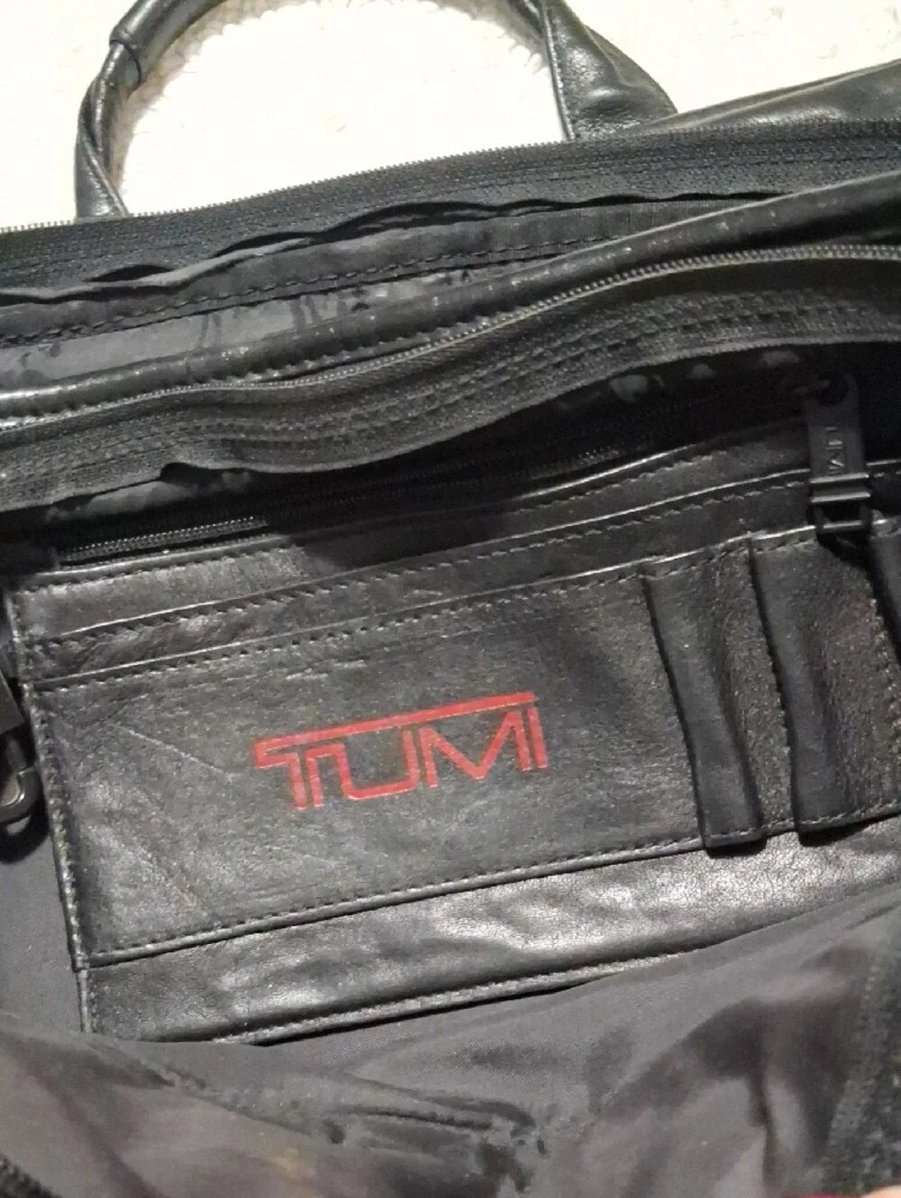 Tumi Black Leather Briefcase Messenger Bag for Men